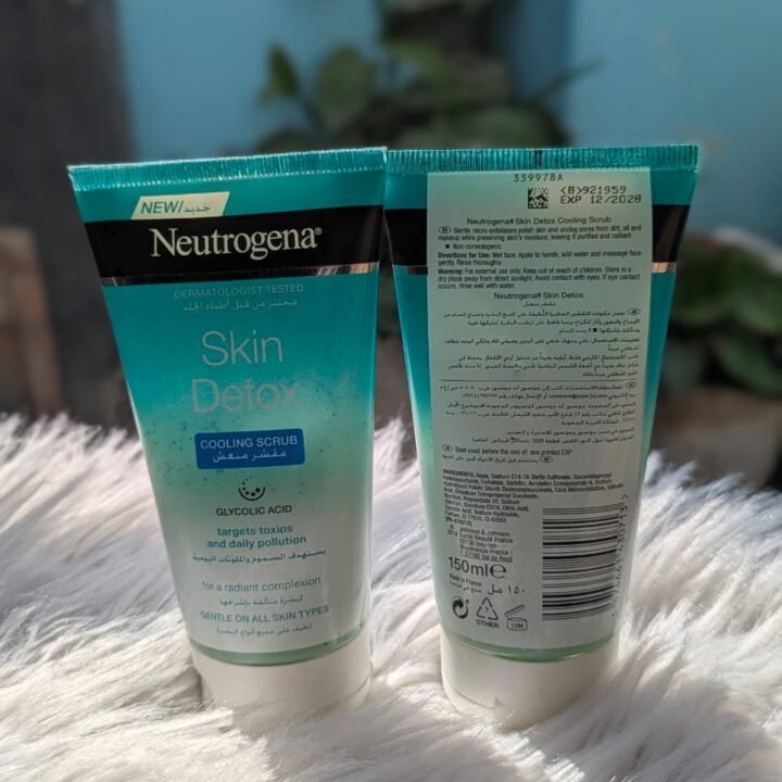 *Neutrogena -  Skin Detox Cooling Scrub - 150ml*_