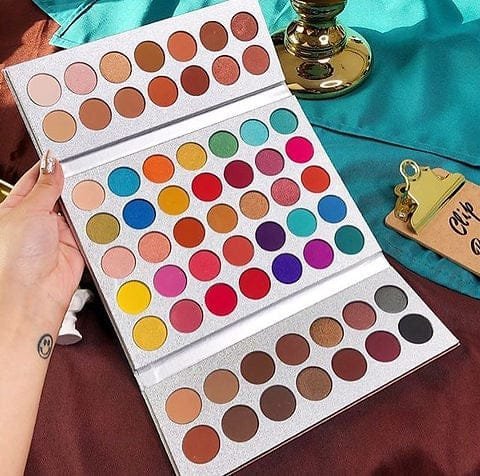 63 Beauty Glazed gorgeous me eyeshadow tray