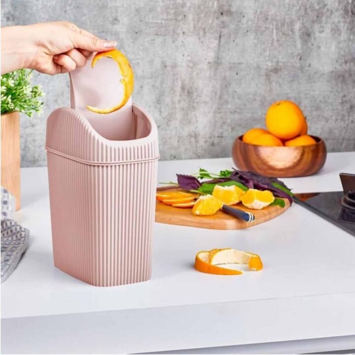 Mini Table Top Trash Can